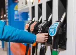 AKARYAKIT FİYATLARI SON DAKİKA | Motorin fiyatları bir aşağı bir yukarı! Salı günü yeniden zam geliyor: Bu kez 1 lira artacak… (19 Ağustos Cumartesi güncel benzin-mazot fiyatı)