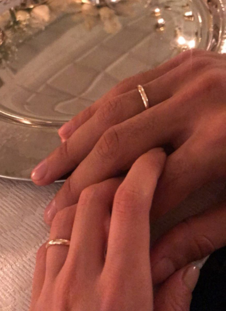 Kaleci Volkan Babacan spiker Hilal Özdemir'le nişanlandı G1