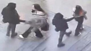 İzmir'de yolda gördüğü kızın yanına gidip cinsel saldırıda bulundu! İlk duruşmada tahliye edildi