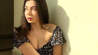 Alemin Kralı'nın Oben'i Birsu Demir dekolteli pozlarıyla nefes kesti! Beğeni butonu çöktü 