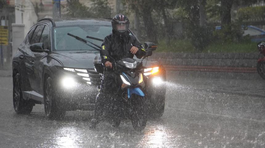 Edirne'de sağanak ve dolu etkili oldu