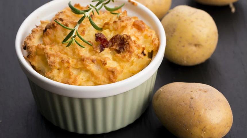 Et yemeklerinin en güzel yancısı patates sufle tarifi! Zuhal Topal'la Yemekteyiz patates sufle nasıl yapılır?