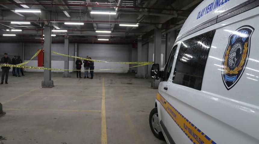 Kocaeli'de otoparkta çıkan bıçaklı kavgada 2 kişi yaralandı