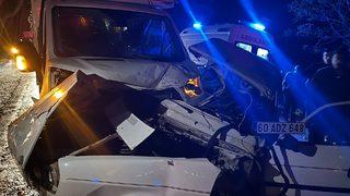 Tokat'ta kamyonet ile otomobilin çarpışması sonucu 2 kişi yaralandı