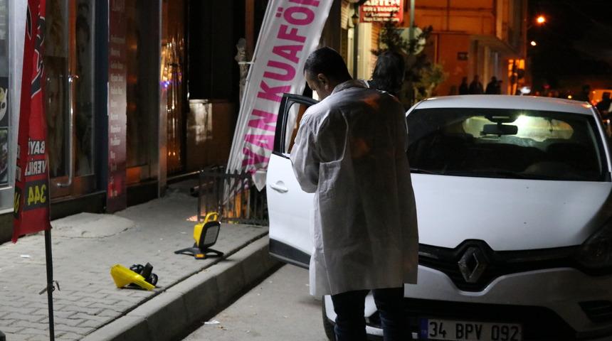 İzmir'de otomobilde silahlı saldırıya uğrayan kişi öldü