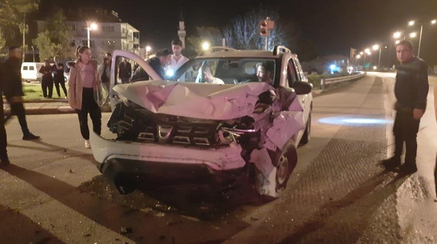 Manisa’daki trafik kazasında 3 kişi yaralandı