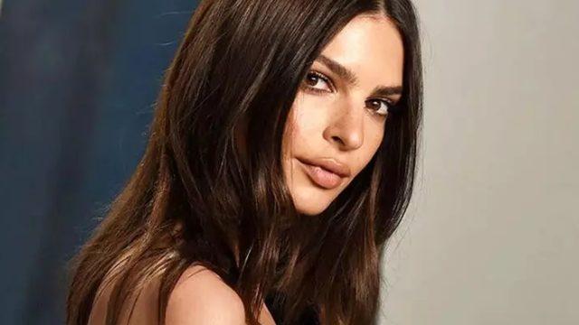 Dünyanın en seksi kadını seçilmişti! Emrata düğmelerini sonuna kadar açıp poz verdi