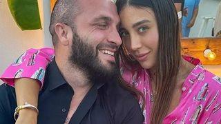 Özlem Ada Şahin’in fiyatı dudak uçuklatan saatine Hakan Aysev’den tepki! “İnsanlar çürük domates alıyor