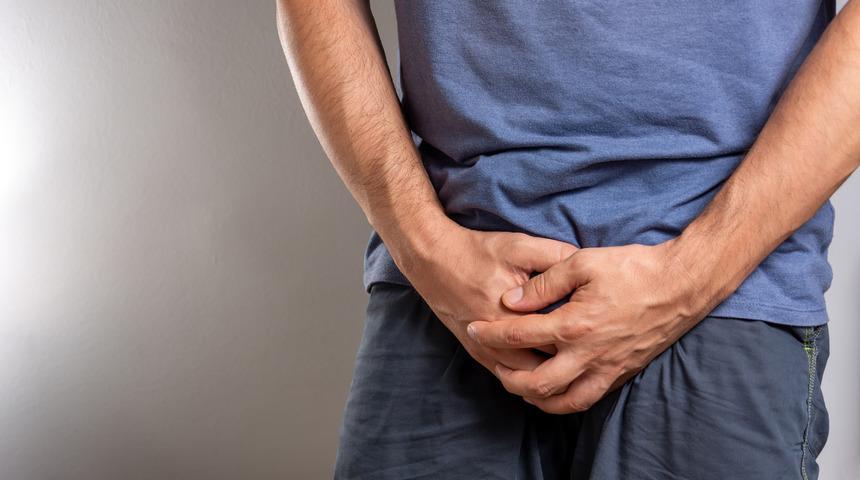 Cinsel organının bir kısmını kesti! Kutunun içine koyup alışveriş merkezinde satmaya çalıştı