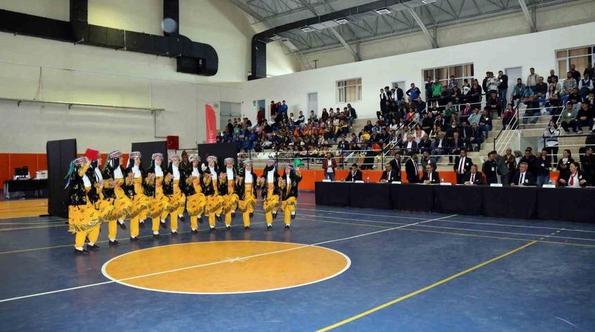 Bitlis’te Türkiye Şampiyonası Halkoyunları Bölge Yarışması start aldı