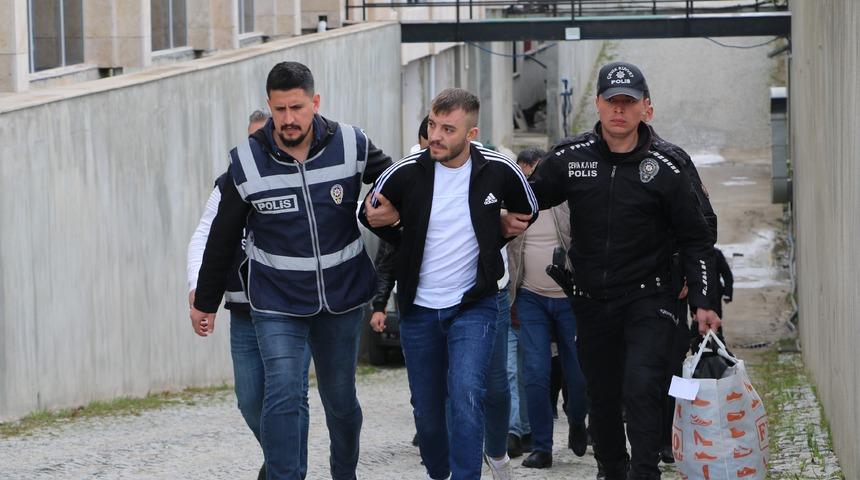 Kütahya'da 1 kişinin öldüğü, 4 kişinin yaralandığı kavgayla ilgili 2 zanlı tutuklandı