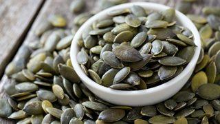 Kabak çekirdeğinin bilinmeyen tehlikesi! Bağırsaklara büyük zarar veriyor