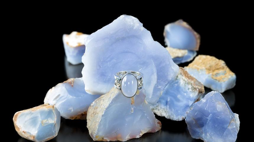 Mavi akik taşı faydaları nelerdir, gerçek mavi akik taşı nasıl anlaşılır? Mavi akik taşı özellikleri nelerdir, ne işe yarar?	