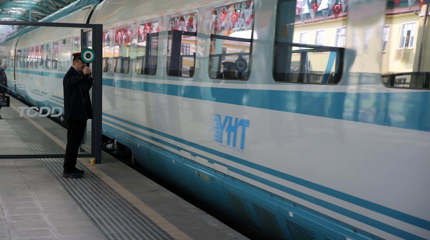 Ankara-Sivas Yüksek Hızlı Treni, ilk ücretsiz yolcularıyla Ankara'ya hareket etti