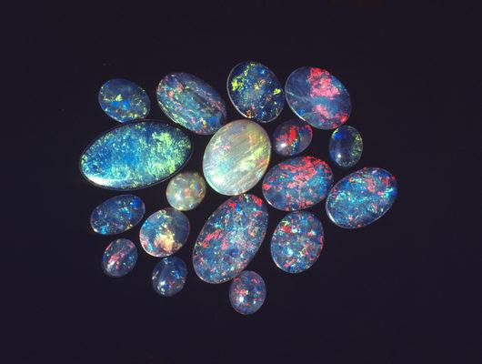 Gerçek opal taşı nasıl anlaşılır? 