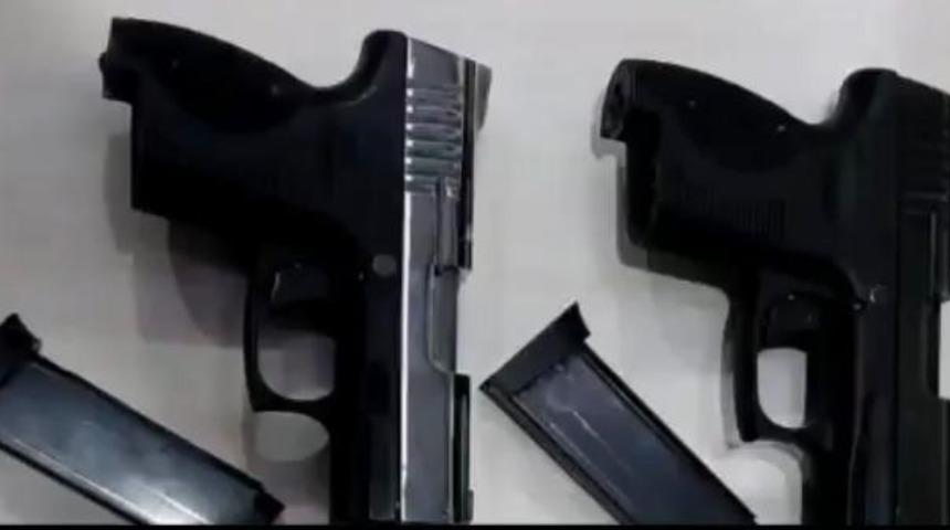 Ş&uuml;pheli ara&ccedil;tan ruhsatsız tabanca ve uyuşturucu &ccedil;ıktı