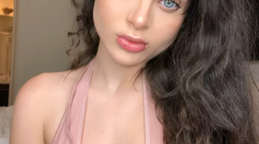 Eski yetişkin film yıldızı Lana Rhoades cesur pozlarının sonrasında makyajsız meydan okudu! Doğal halini sergiledi