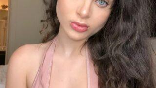 Eski yetişkin film yıldızı Lana Rhoades cesur pozlarının sonrasında makyajsız meydan okudu! Doğal halini sergiledi