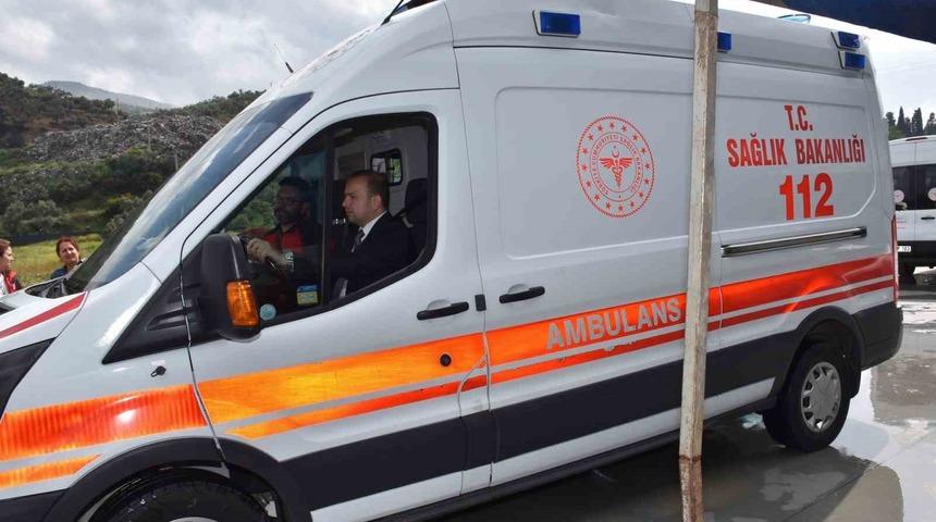 Aydın İl Sağlık Müdürü Şenkul ambulansın direksiyonuna geçti