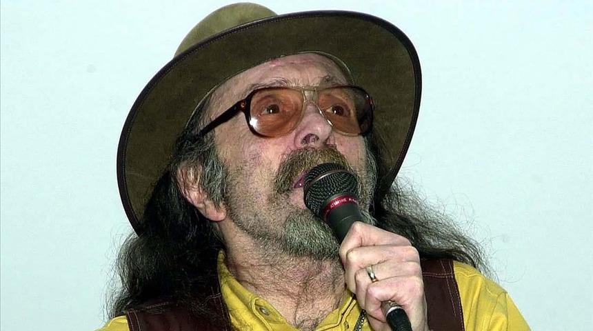 Usta sanatçı Cem Karaca’nın hayatı film oluyor! Erdal Beşikçioğlu canlandıracak... Yönetmeni belli oldu