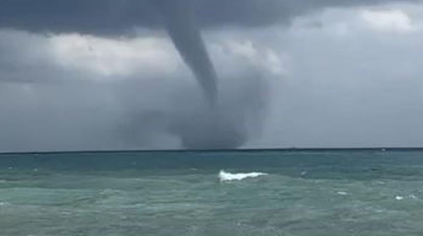 Antalya'da korkutan görüntü! Farklı noktalardan görüldü... Bir anda ortaya çıktı