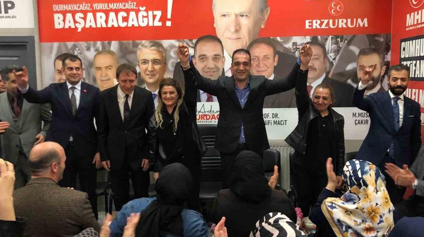 İYİ Parti milletvekilliği adaylığından istifa edip MHP'ye katıldı!