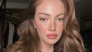 Transparan giyen Danla Bilic göğüs dekolteli pozuyla nefes kesti! “Bak aşırı güzelsin”