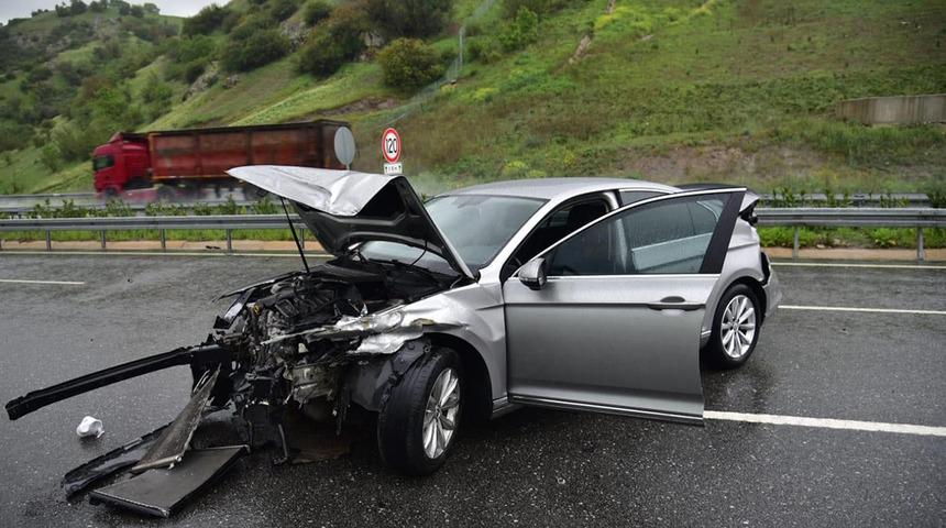 AK Parti Milletvekili Mustafa Canbey trafik kazası geçirdi!
