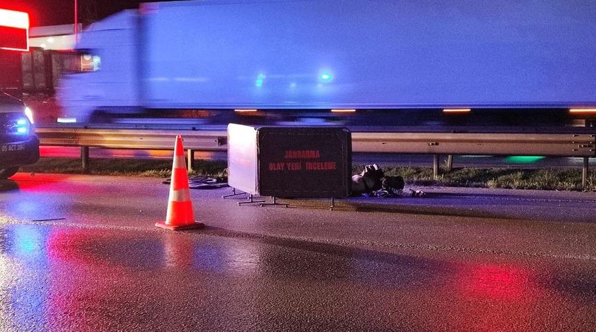 Amasya&rsquo;da otomobilin &ccedil;arptığı yaya hayatını kaybetti