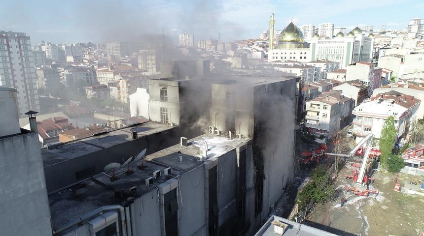 Akit Medya Grubu'nun da bulunduğu binada yangın! 17 saattir devam ediyor