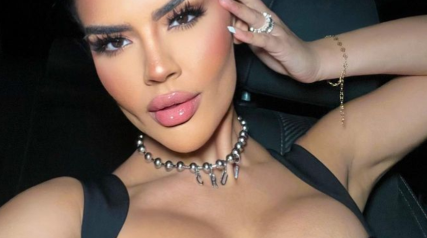 Sosyal medya fenomeni Nicole Cruz kıyafet seçimiyle Instagram’ı salladı! Hem göğüs hem de kalça dekoltesi...