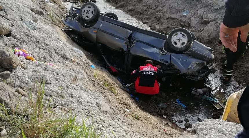 Amasya'da sulama kanalına devrilen otomobildeki 2 kişi öldü, 1 kişi yaralandı