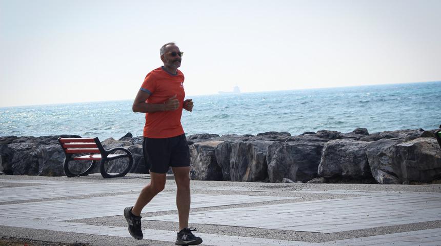 Sinop'tan Hatay'a koşan iş insanı depremzedeler için bağış topladı