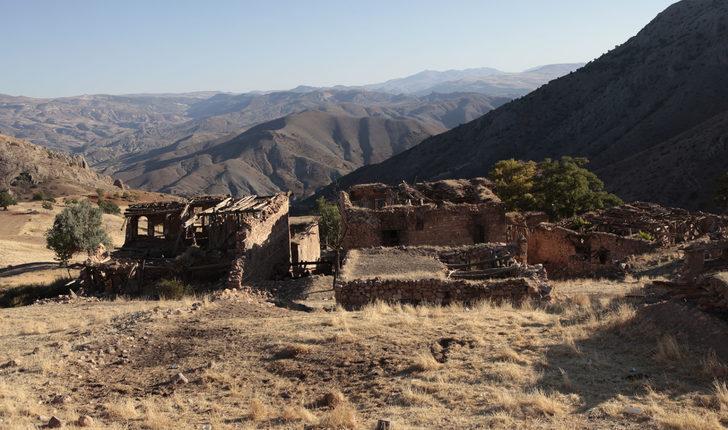 43 yıl önce boşaltıldı! Bir daha geri dönen olmadı... Hayalet köy Çobandurağı fotoğrafçıların ilgi odağı oldu G2