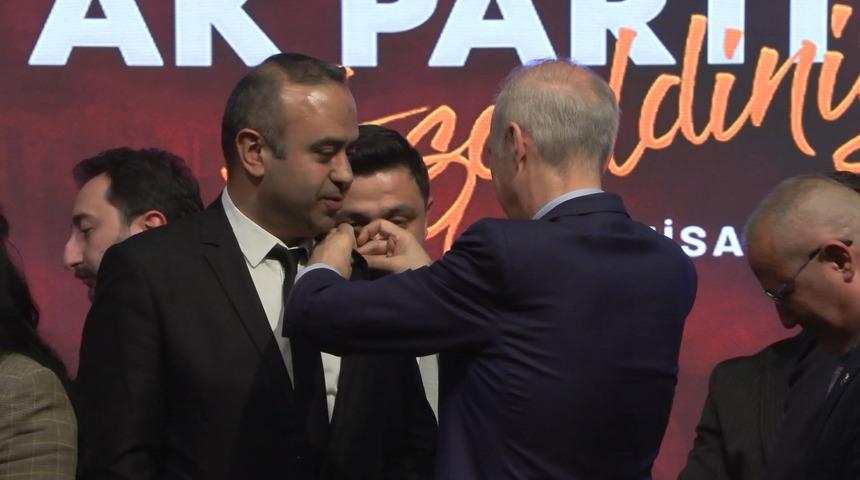 Zafer Partisi'nden istifa eden 300 kişi AK Parti'ye katıldı! Rozetlerini Kurtulmuş taktı