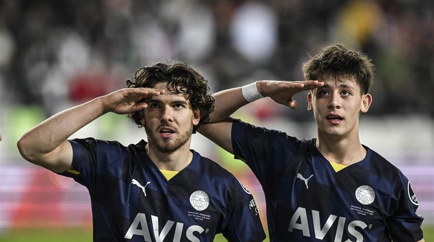 Son dakika: Fenerbahçe'de mutlu son! Taraftarların 'En az transfer kadar önemli' dediği Arda Güler ile anlaşmaya varıldı!