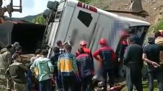 SON DAKİKA | Şırnak'ta askeri personeli taşıyan otobüs devrildi: 2 asker şehit, 4 asker yaralı