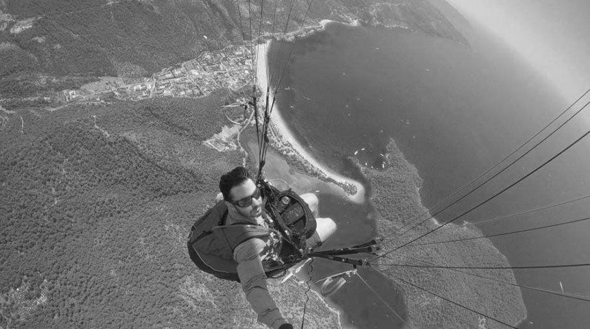 Milli paraşütçü uçuş sırasındaki kazada hayatını kaybetti