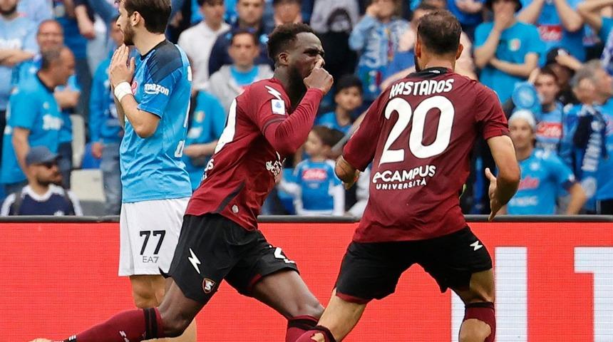 Napoli şampiyonluk maçında Salernitana ile 1-1 berabere kaldı!