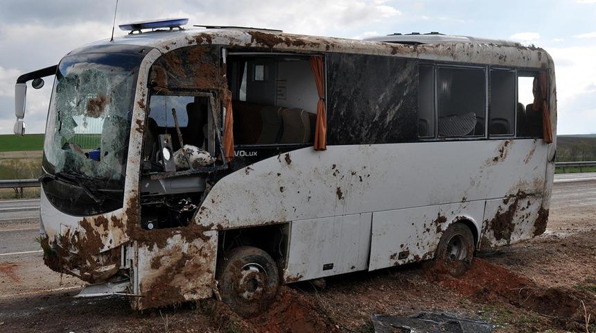 Kayseri'de cezaevi nakil aracı devrildi! 1 mahkum &ouml;ld&uuml;, 13 yaralı