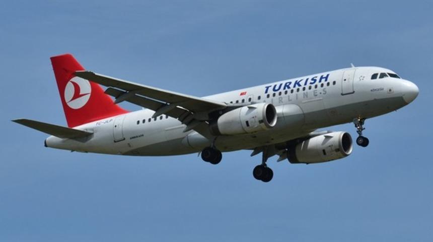 Yolcu u&ccedil;ağında &ccedil;ifte şok! Ne yapacaklarını şaşırdılar