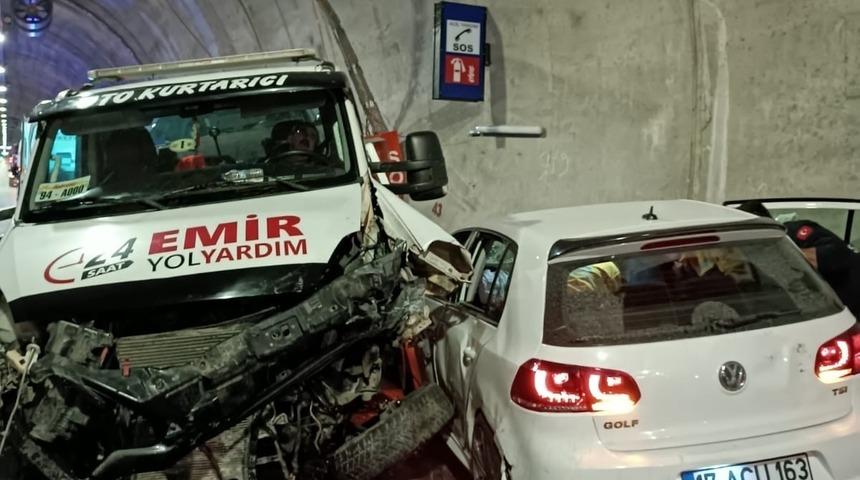 Çanakkale'de bir kadının öldüğü trafik kazası anı güvenlik kamerasında