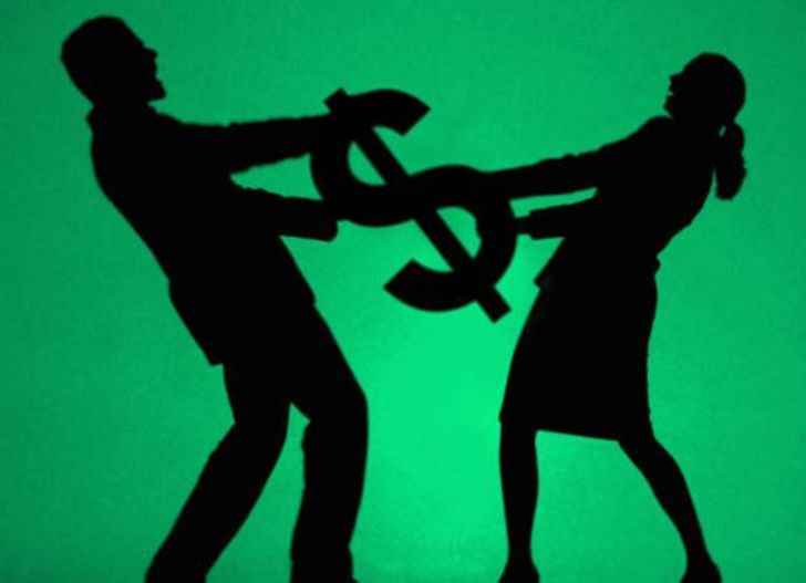 Eski kocasının yatını bile aldı G3