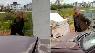 Kira zammını beğenmedi, kazmayla duvarı parçaladı! O anlar kamerada