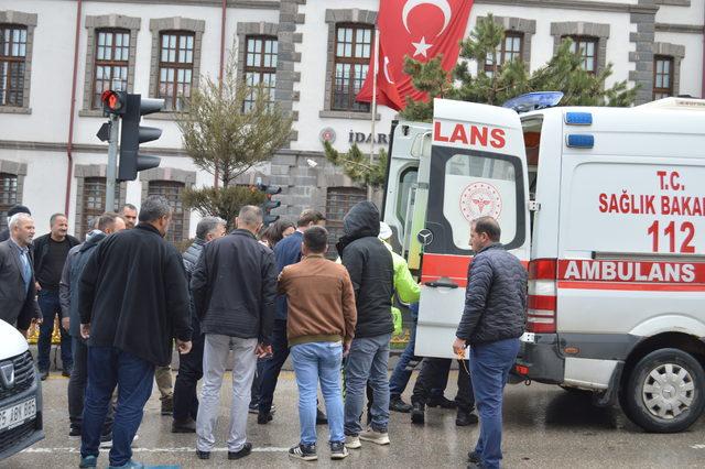 Erzurum'da yaya geçidinde aracın çarptığı karı-koca yaralandı