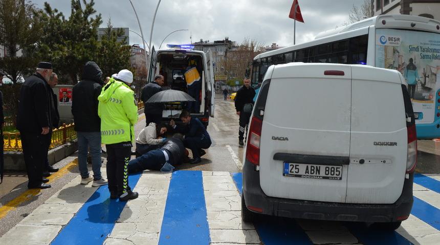 Erzurum'da yaya geçidinde aracın çarptığı karı-koca yaralandı