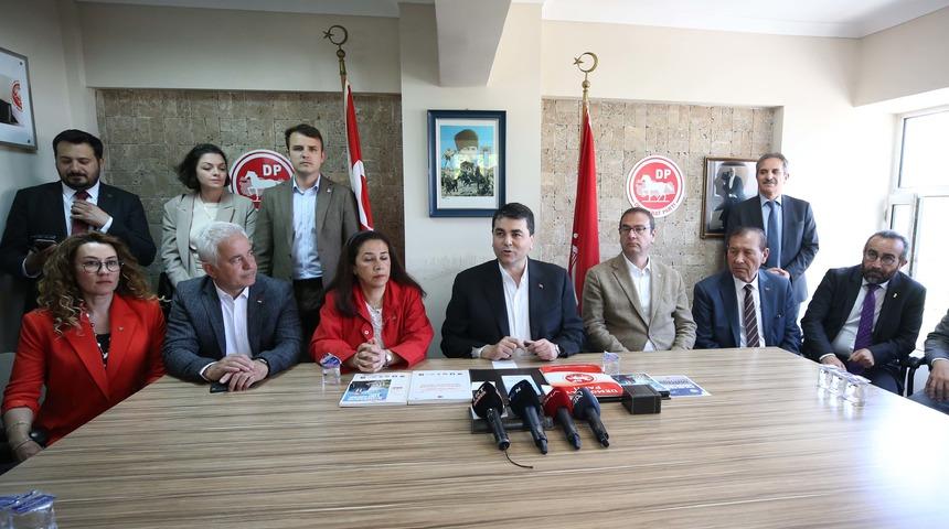 DP Genel Başkanı Uysal, partisinin Çanakkale il başkanlığını ziyaret etti: