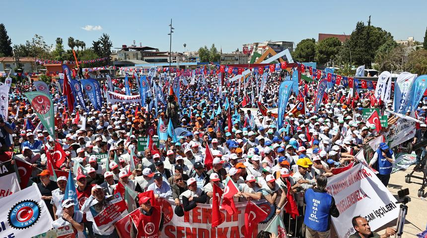 TÜRK-İŞ Genel Başkanı Atalay, Adana'da 1 Mayıs etkinliğinde konuştu: