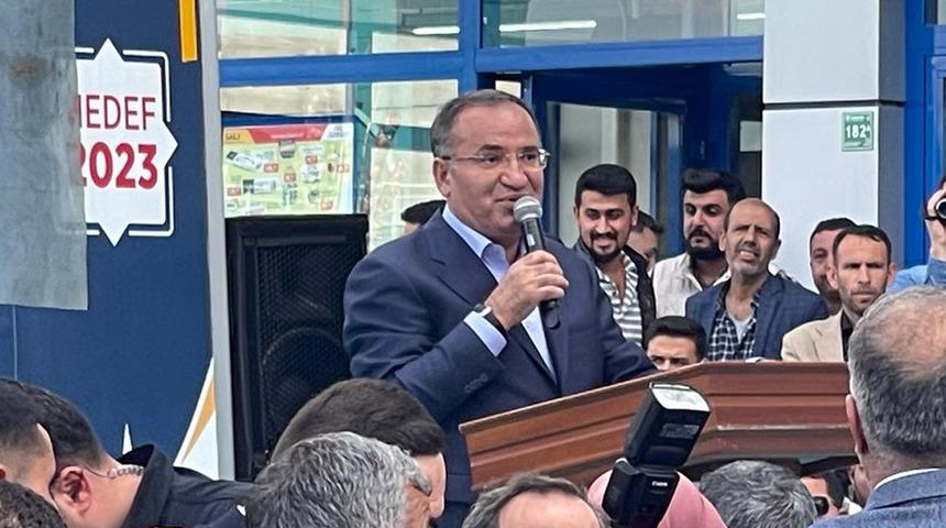 Adalet Bakanı Bekir Bozdağ'dan dikkat çeken 'LGBT' açıklaması