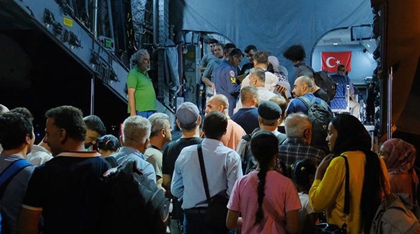 Dışişleri Bakanlığı duyurdu: Türk vatandaşlarının Sudan'dan tahliye operasyonu tamamlandı